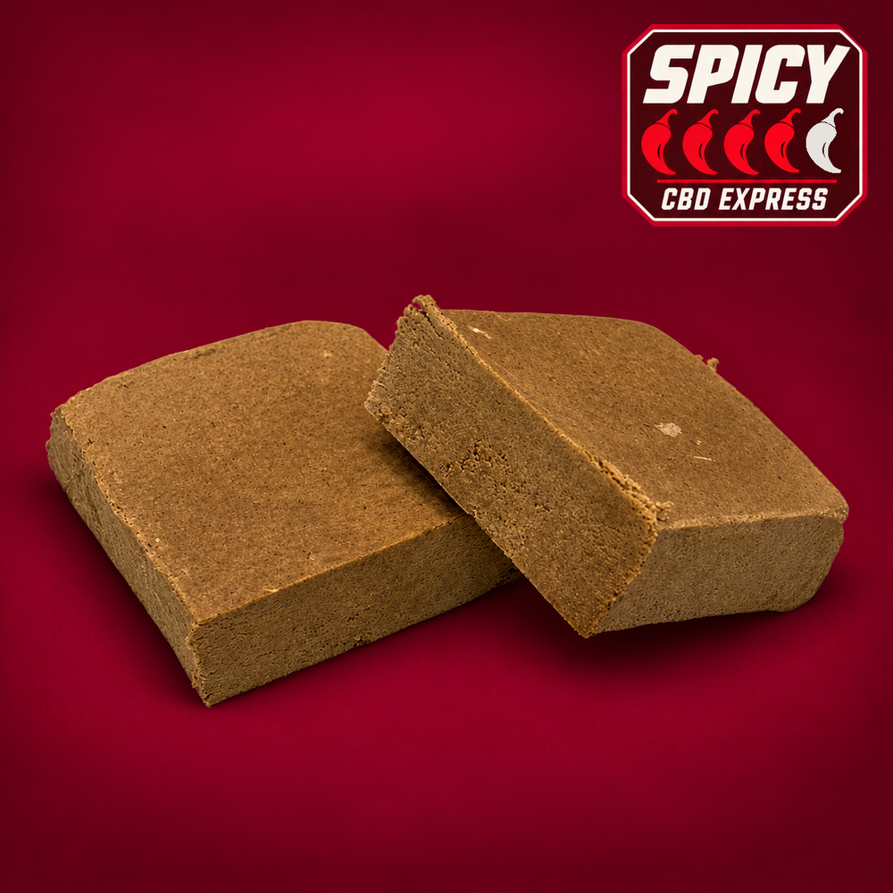 Gelato Berry CBD — photo du produit retouchée sur fond bordeaux, badge Spicy quatre piments sur cinq.