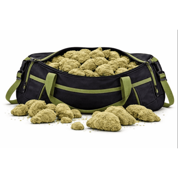 Sac de sport noir rempli de Moonrock 70% CBD "Big Bud" avec des fleurs de CBD naturel de la collection Moonrock CBD.